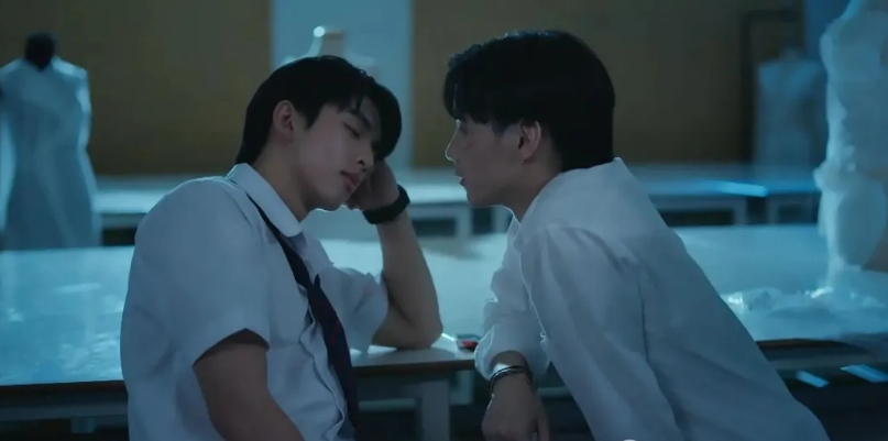 《谁说他们不对付》。傲娇毒舌的富家公子攻x直率暴躁的死对头受 - 51虹马