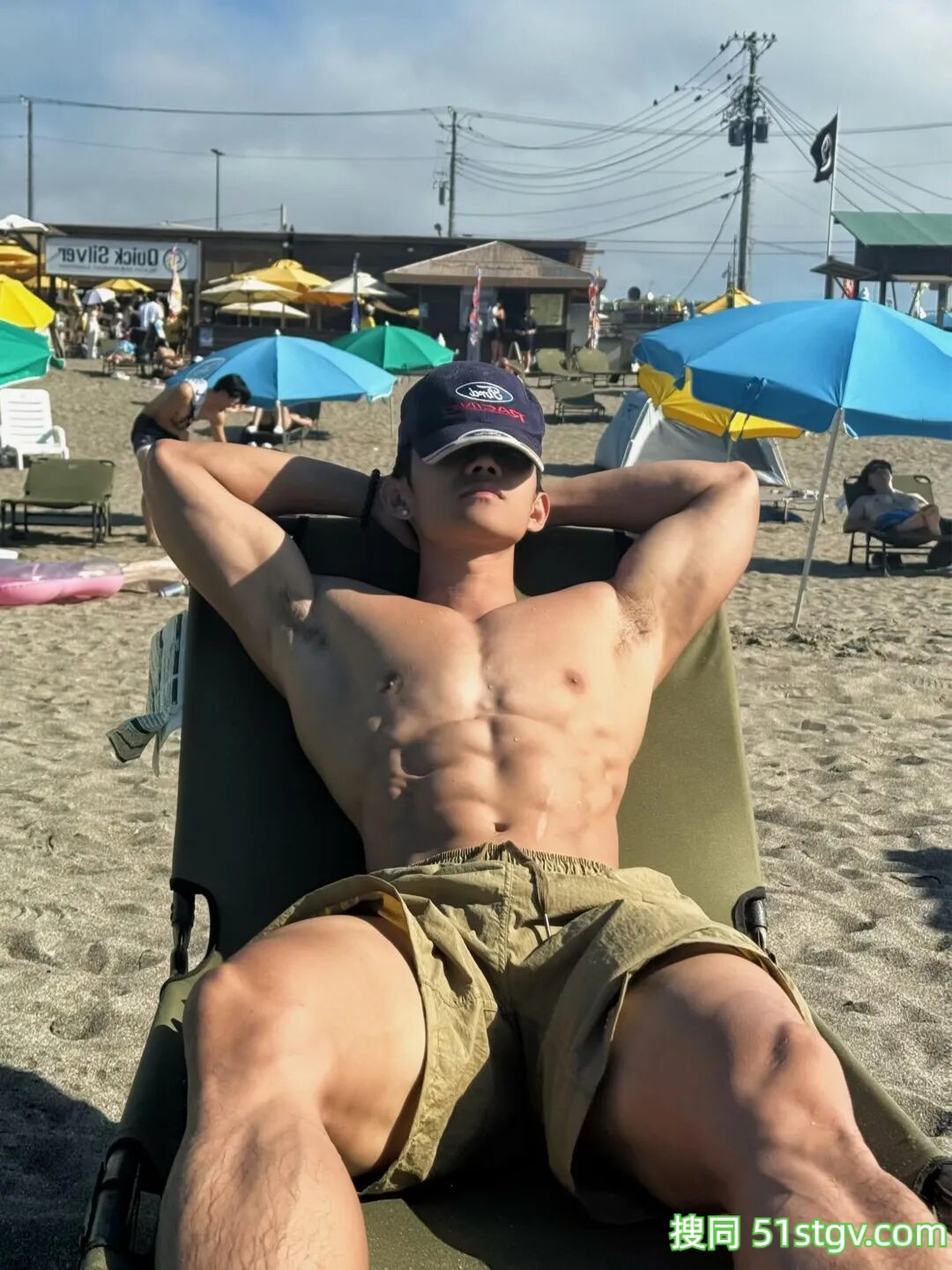 沙滩上的肌肉男大，荷尔蒙爆棚d - 51虹马