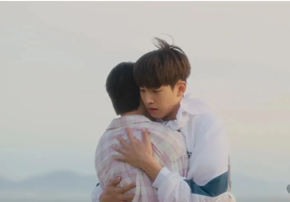 《桃花开好了》3攻1受，母胎单身的男主在人生低谷期桃花运来了，成熟稳重的上司，热情直球的年下咖啡师 - 51虹马