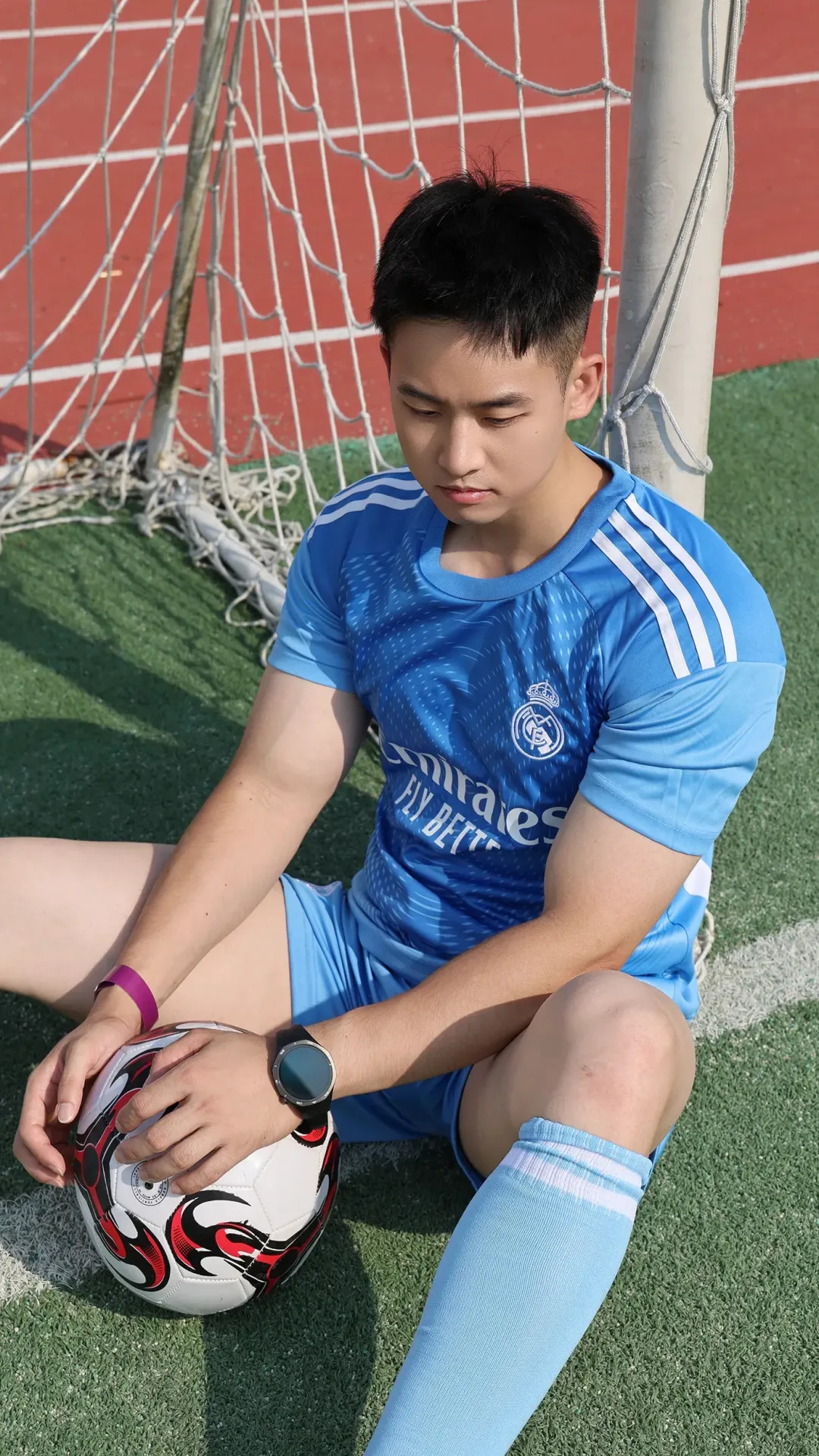 【舔屏】好鲜嫩的体育生，奶香奶香的 - 51虹马