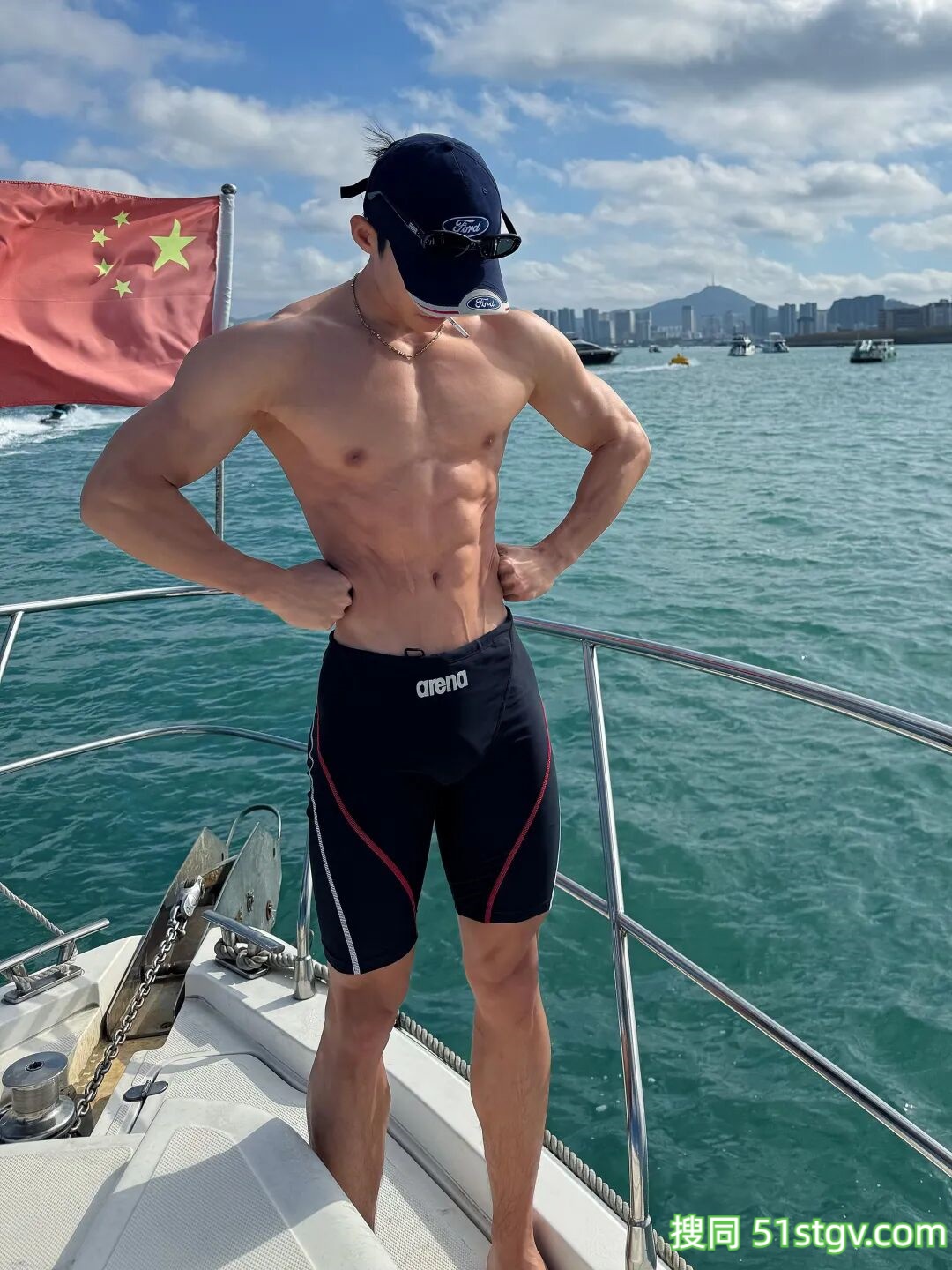 沙滩上的肌肉男大，荷尔蒙爆棚d - 51虹马