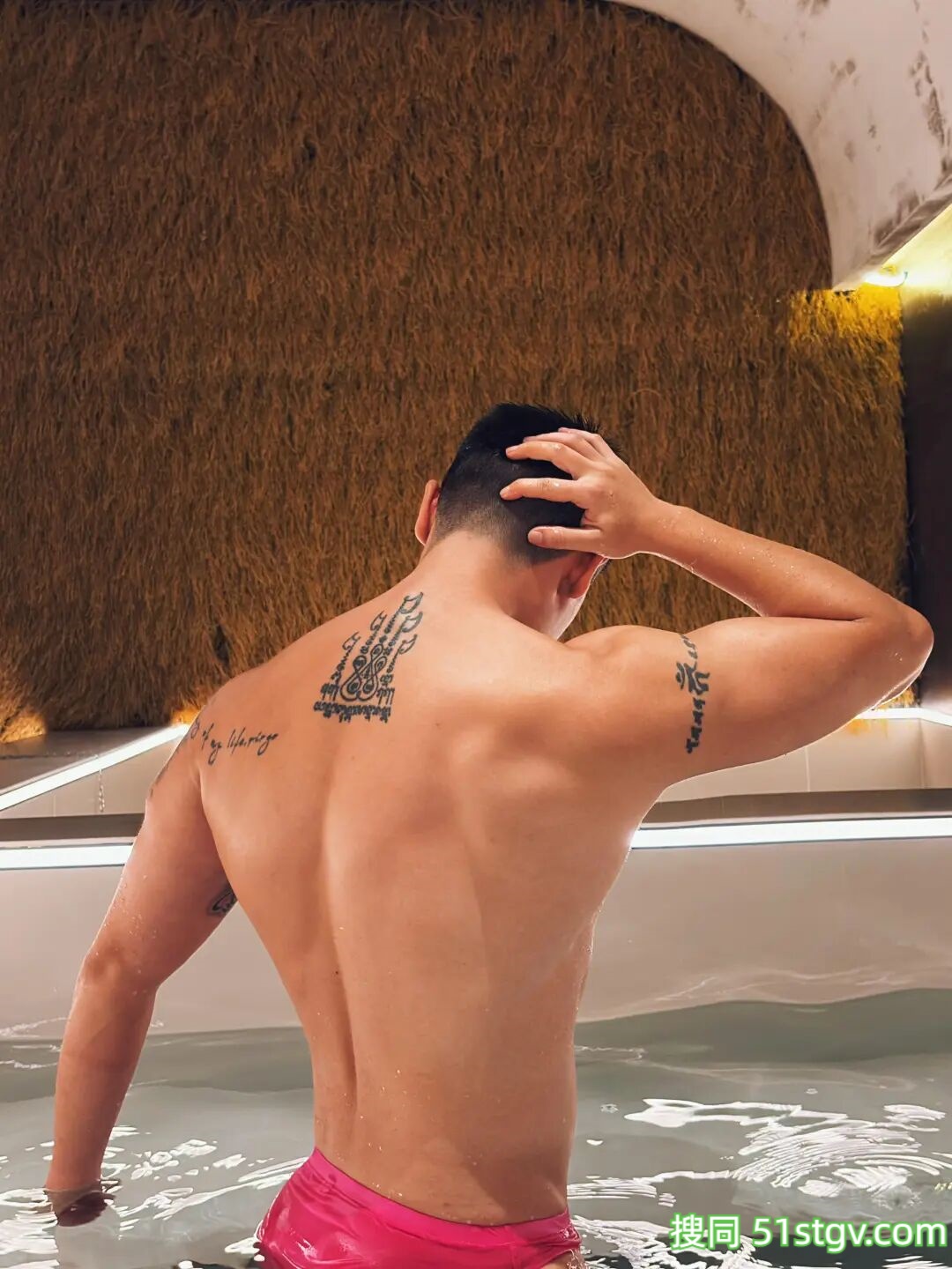 荷尔蒙的味道，肌肉男 - 51虹马