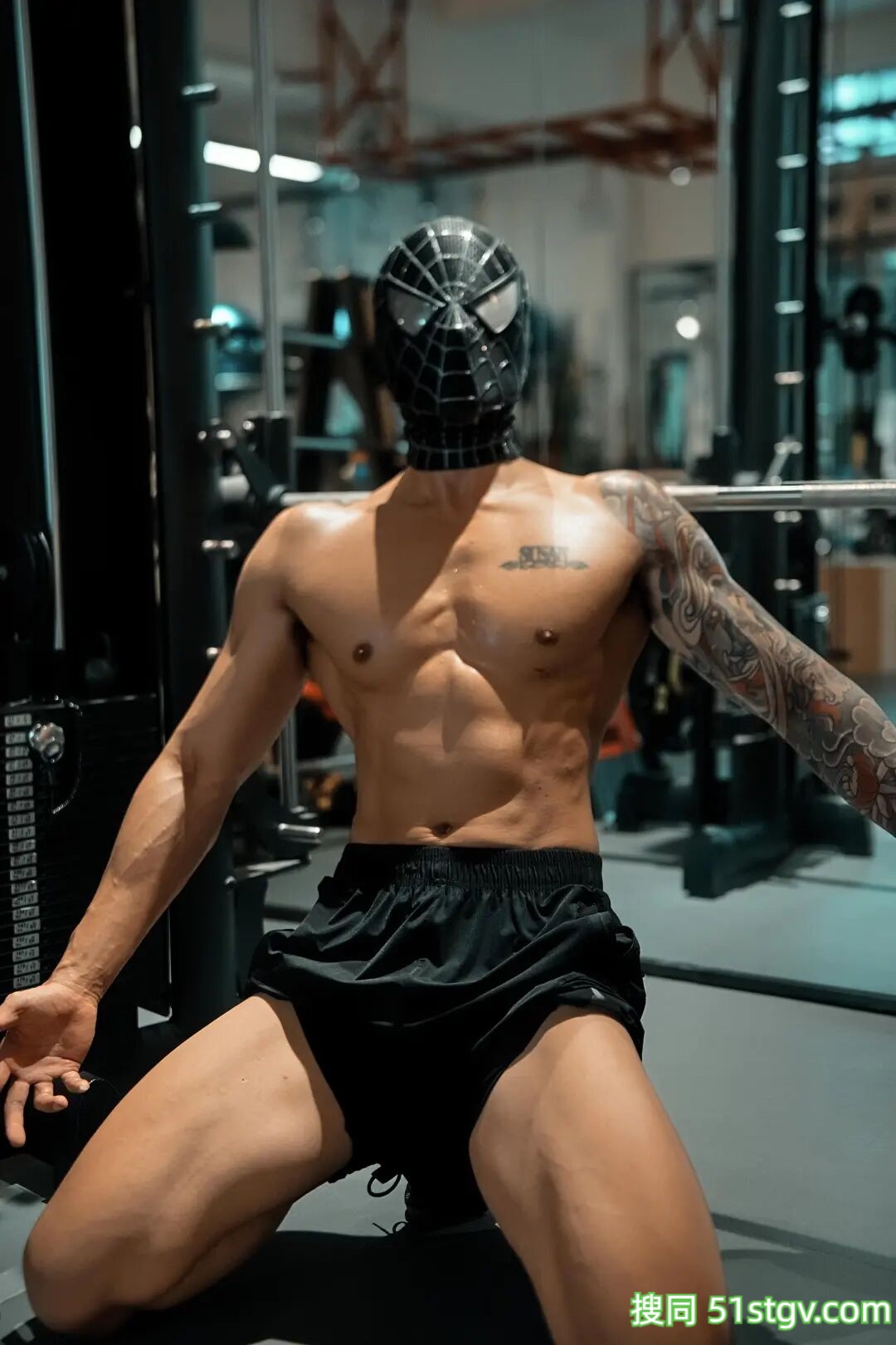 黑蜘蛛+黑皮肌肉，浓郁的荷尔蒙味 - 51虹马