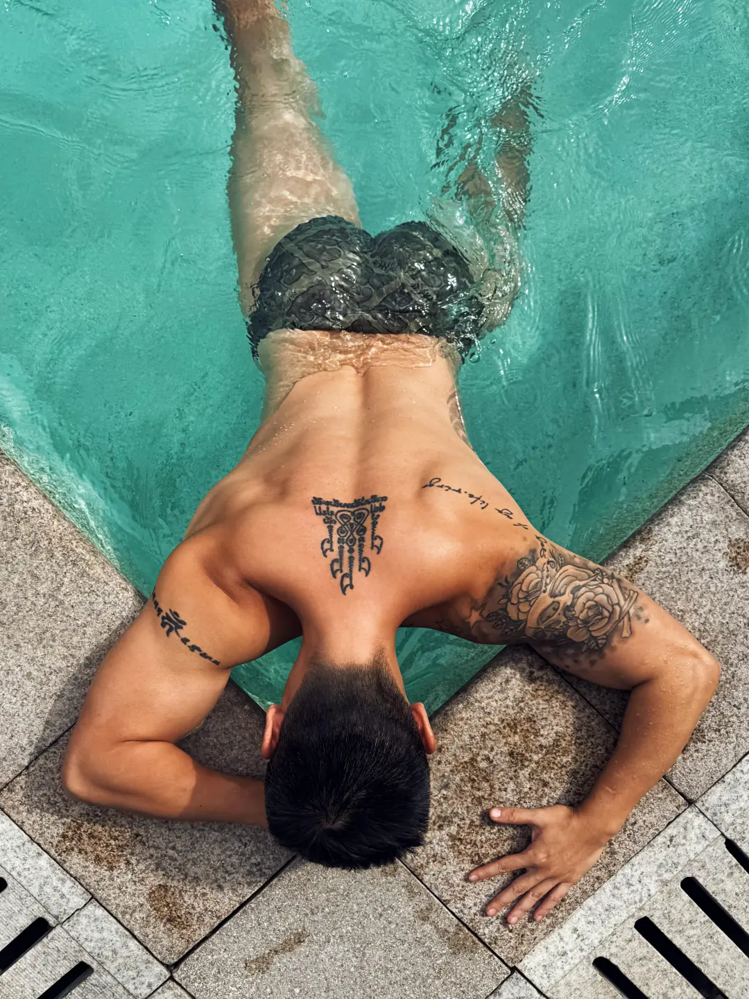 荷尔蒙的味道，肌肉男 - 51虹马