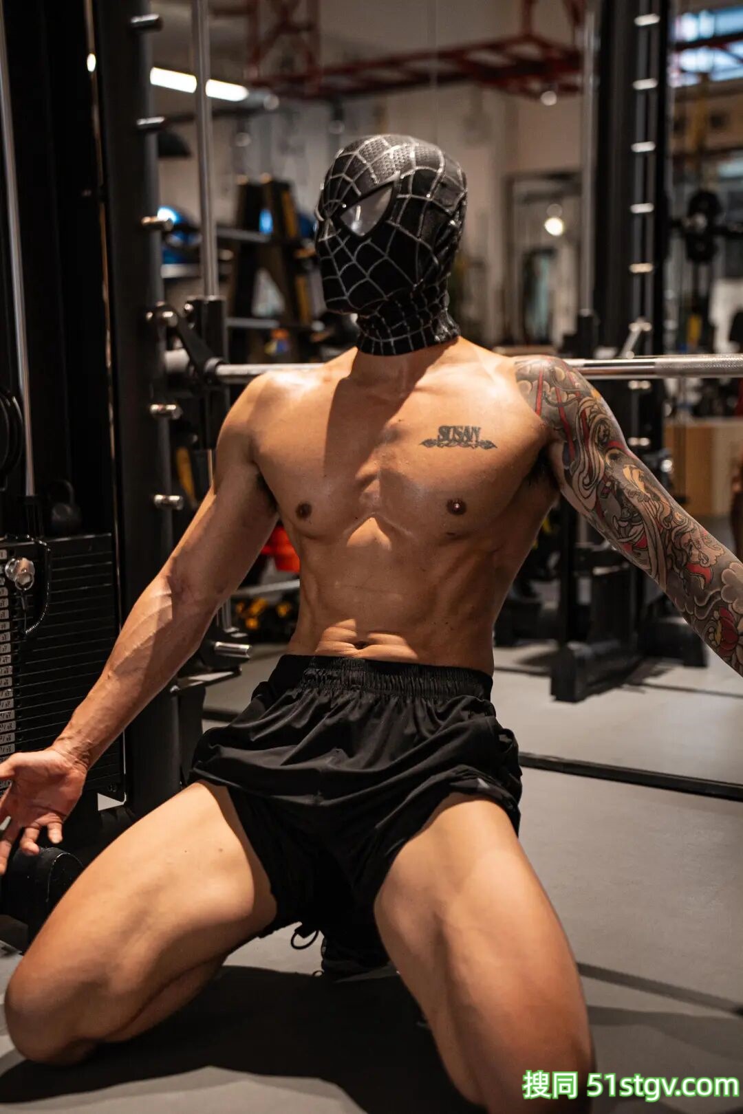 黑蜘蛛+黑皮肌肉，浓郁的荷尔蒙味 - 51虹马