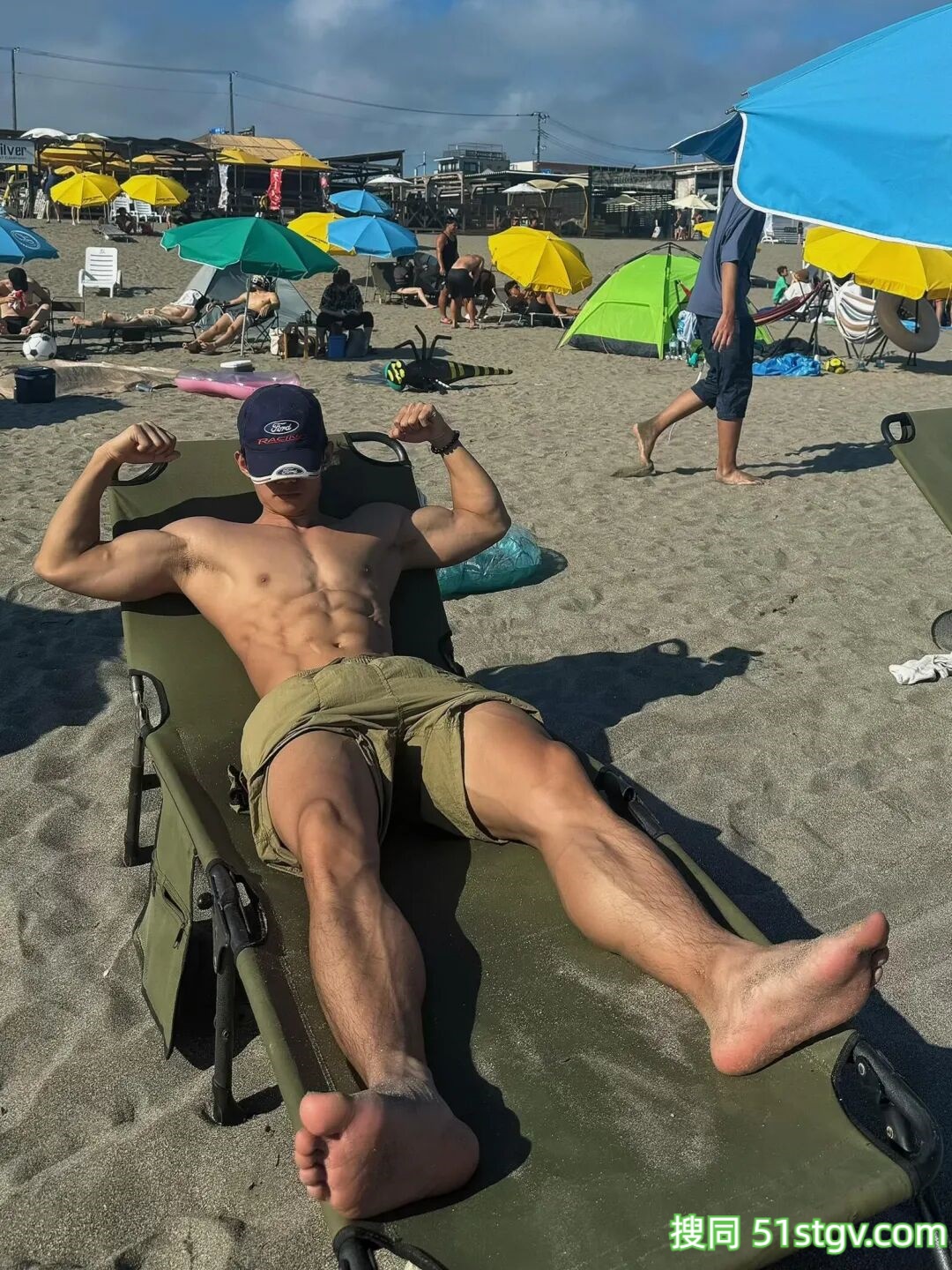 沙滩上的肌肉男大，荷尔蒙爆棚d-51虹马