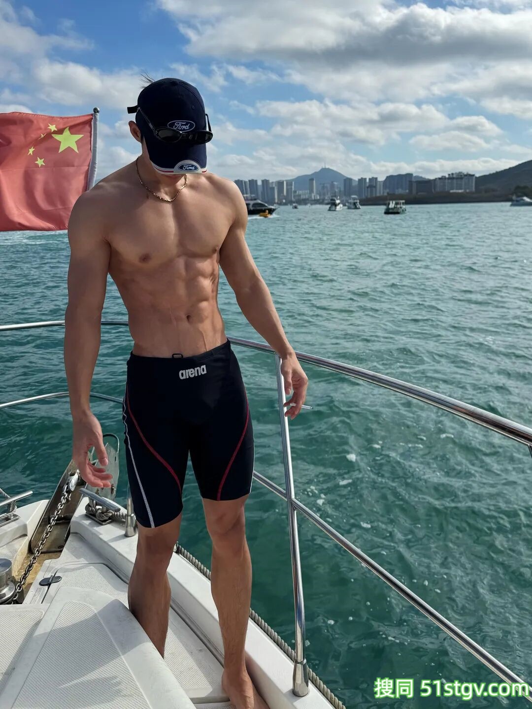 沙滩上的肌肉男大，荷尔蒙爆棚d - 51虹马