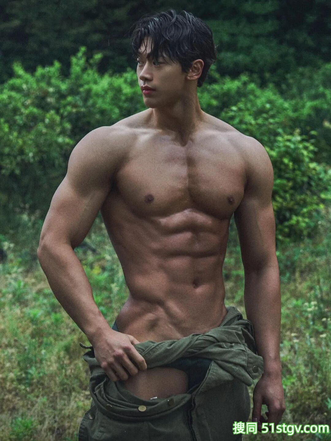 粗壮黝黑腹肌帅哥,完美身材-51虹马