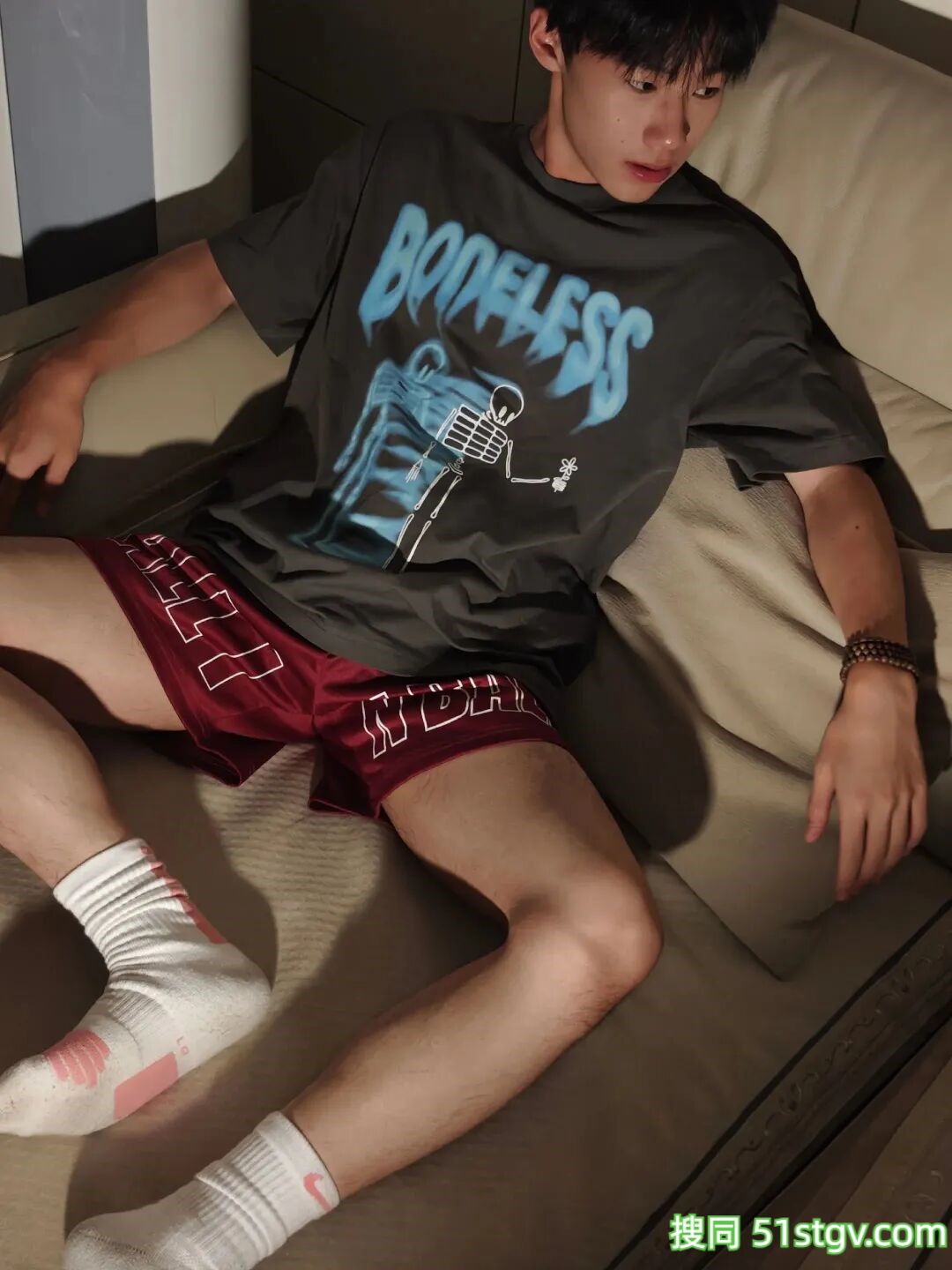 06男大学生，精瘦腹肌帅哥 - 51虹马