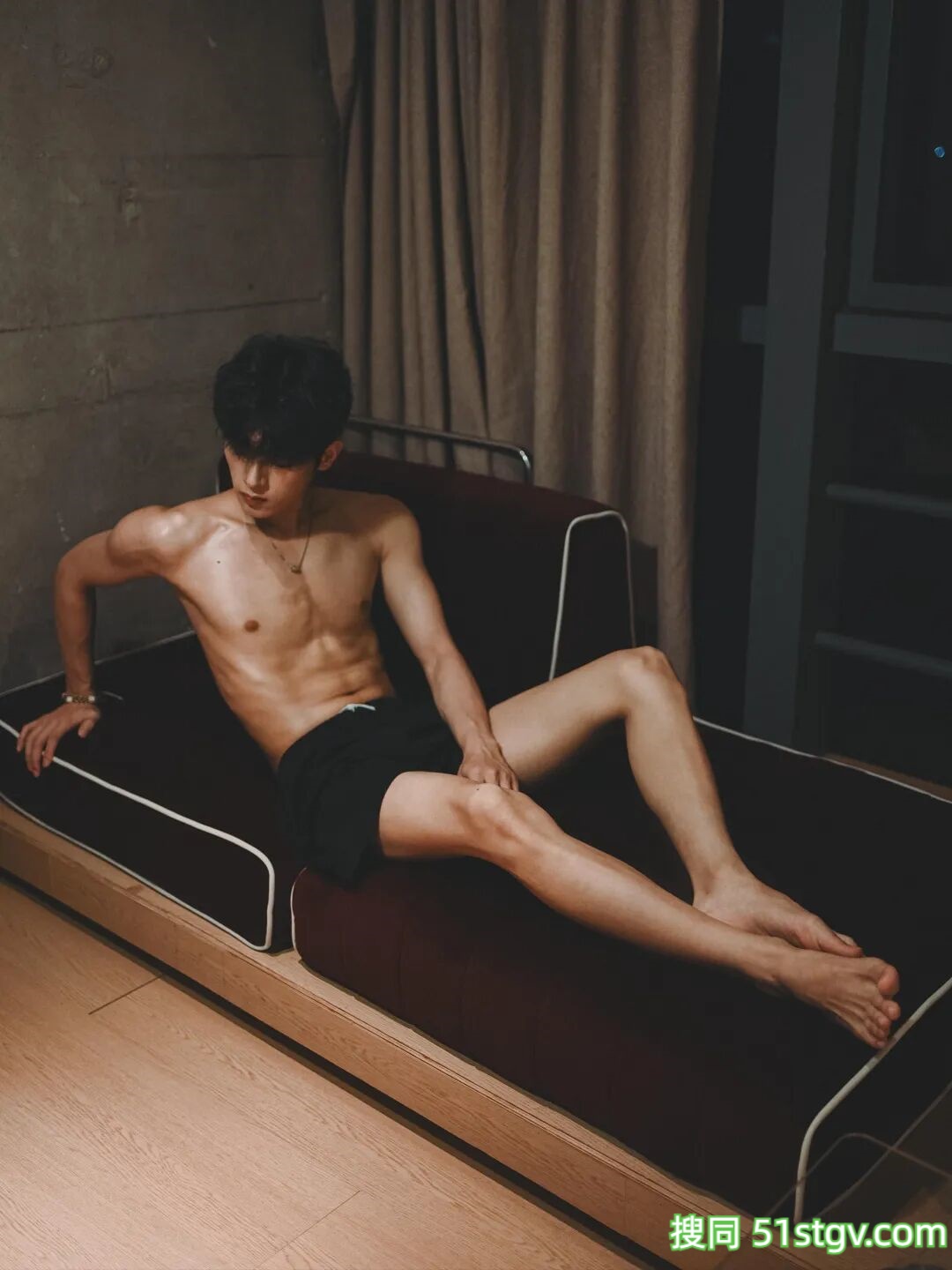 健身男神，公狗腰，极品身材 - 51虹马