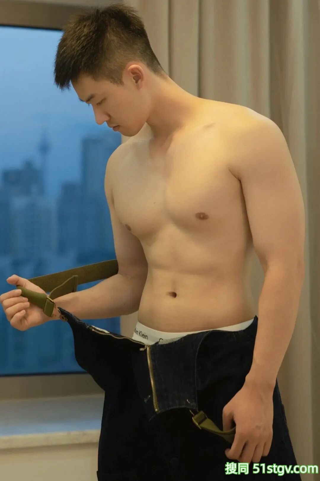 超耐看的脂包肌，白皮帅哥 - 51虹马