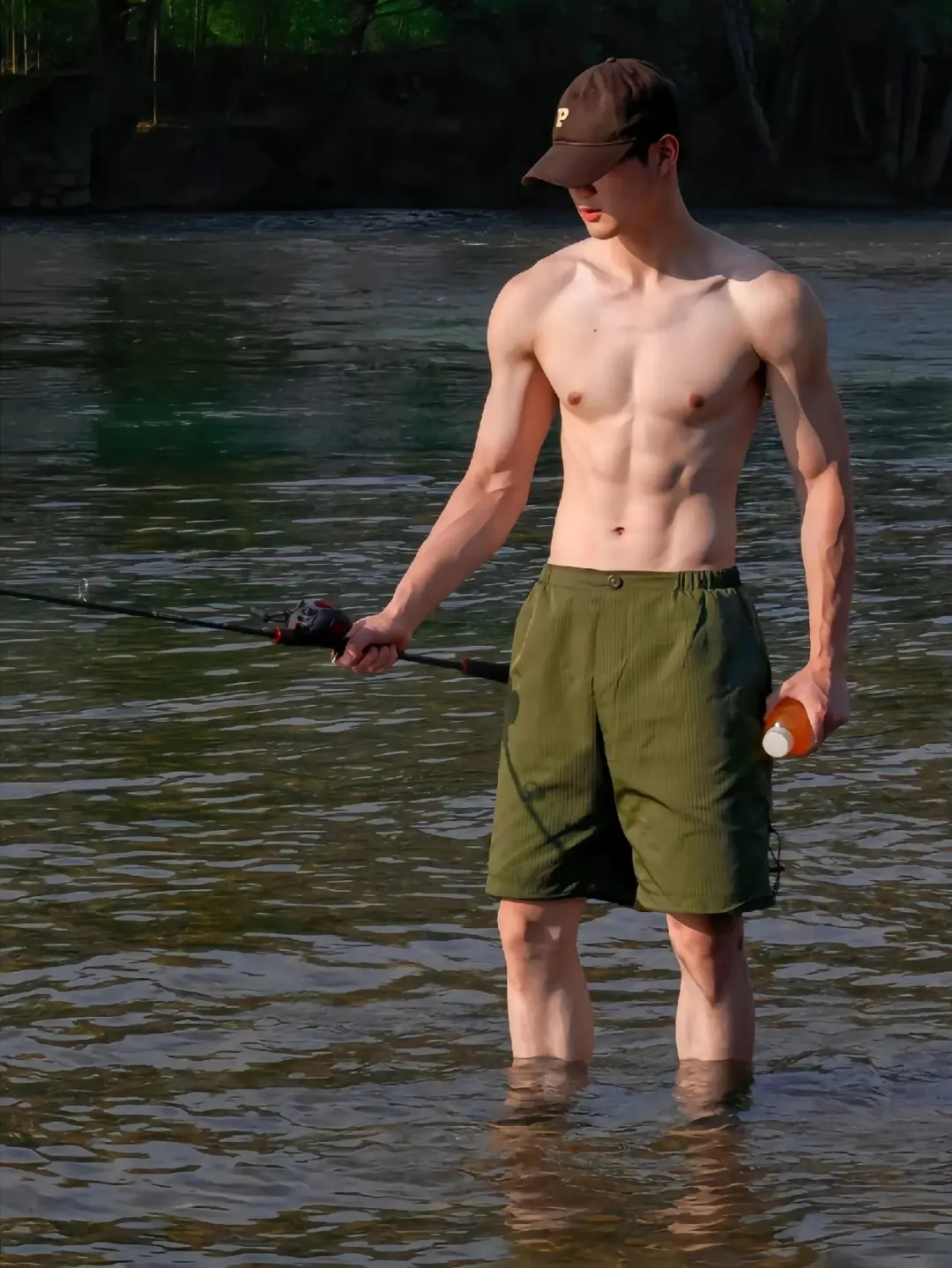 精瘦腹肌小哥哥,阳光帅气-51虹马