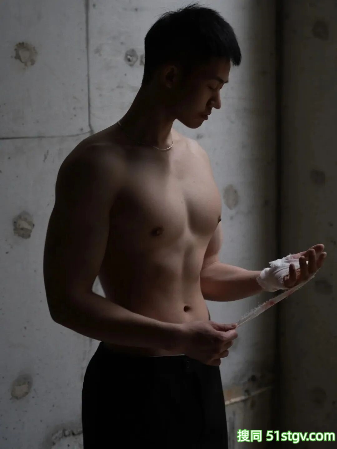 超耐看的脂包肌，白皮帅哥 - 51虹马