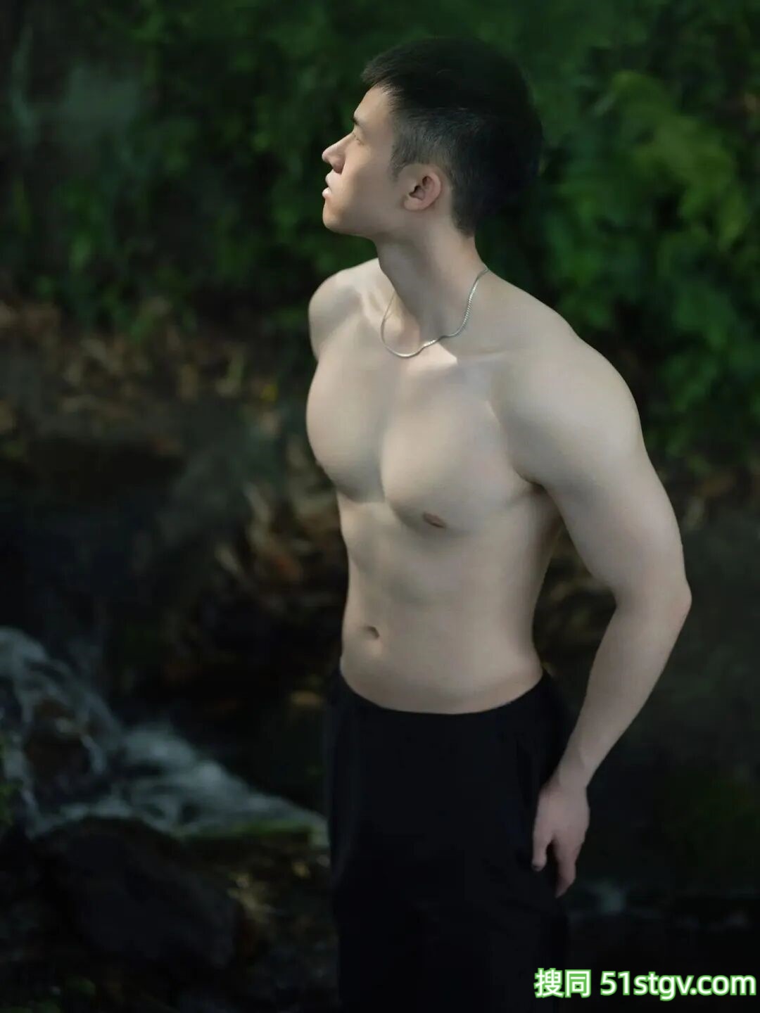 超耐看的脂包肌，白皮帅哥 - 51虹马