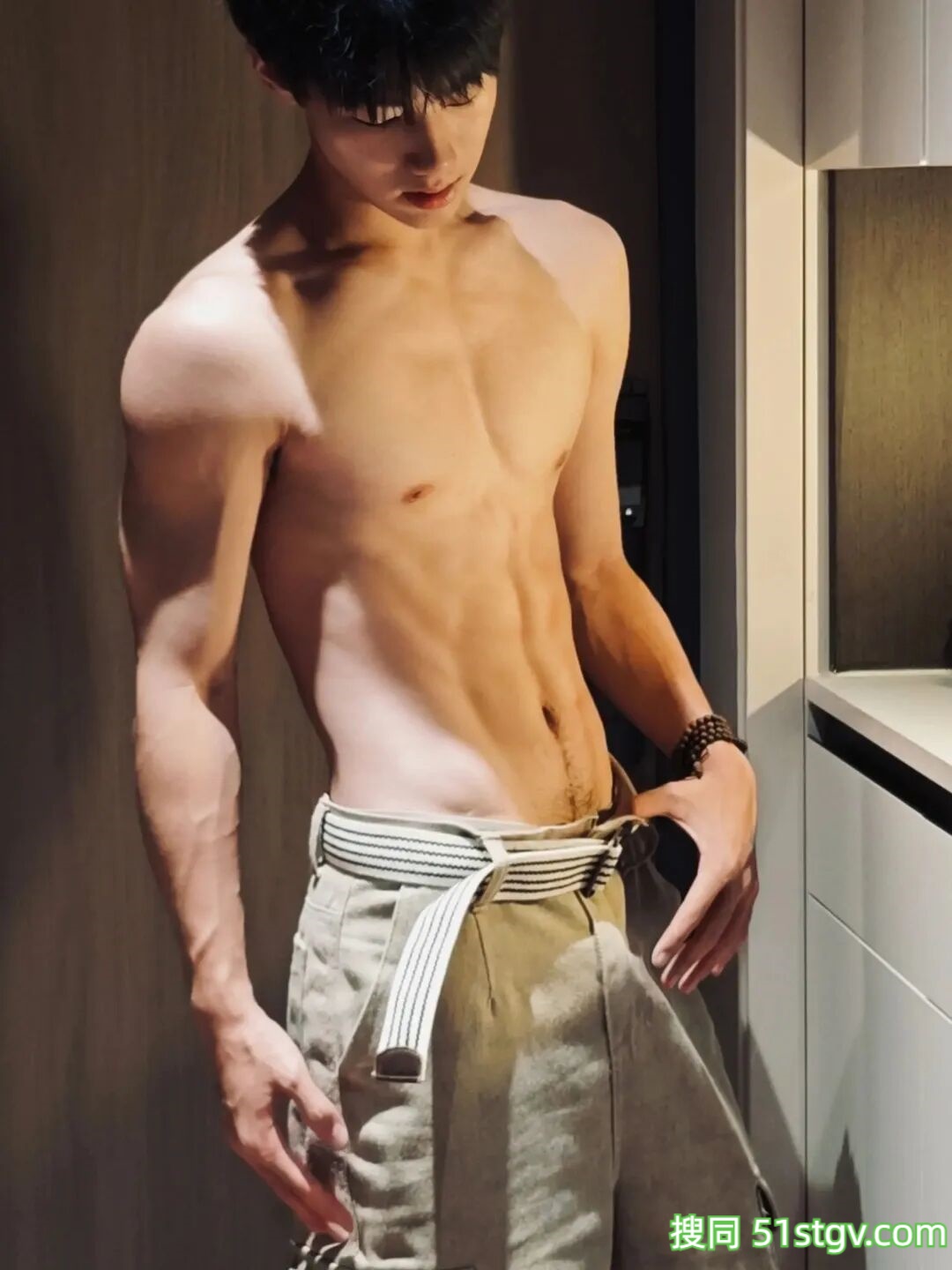 06男大学生,精瘦腹肌帅哥-51虹马