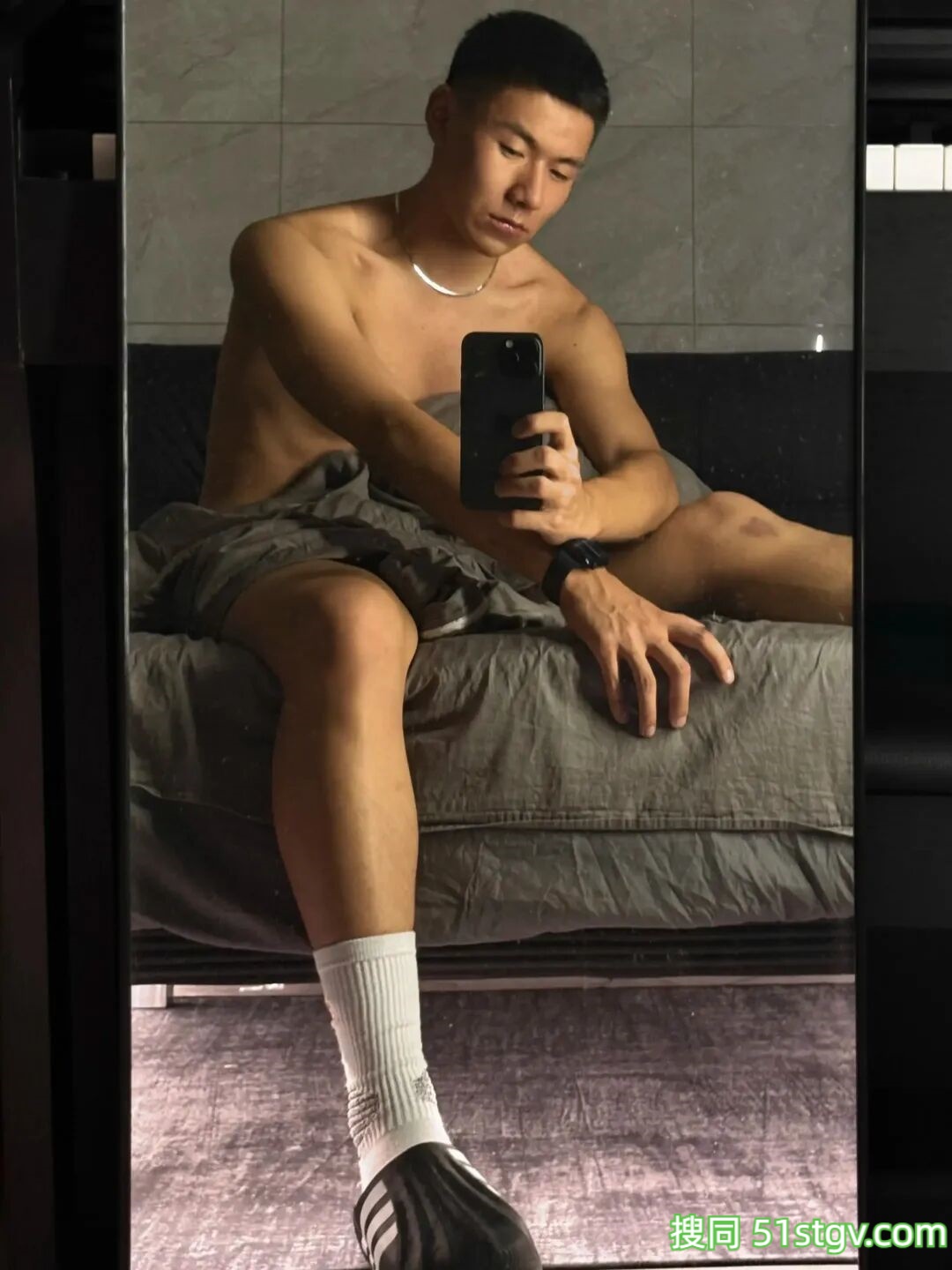 大粗腿，腹肌体育生 - 51虹马