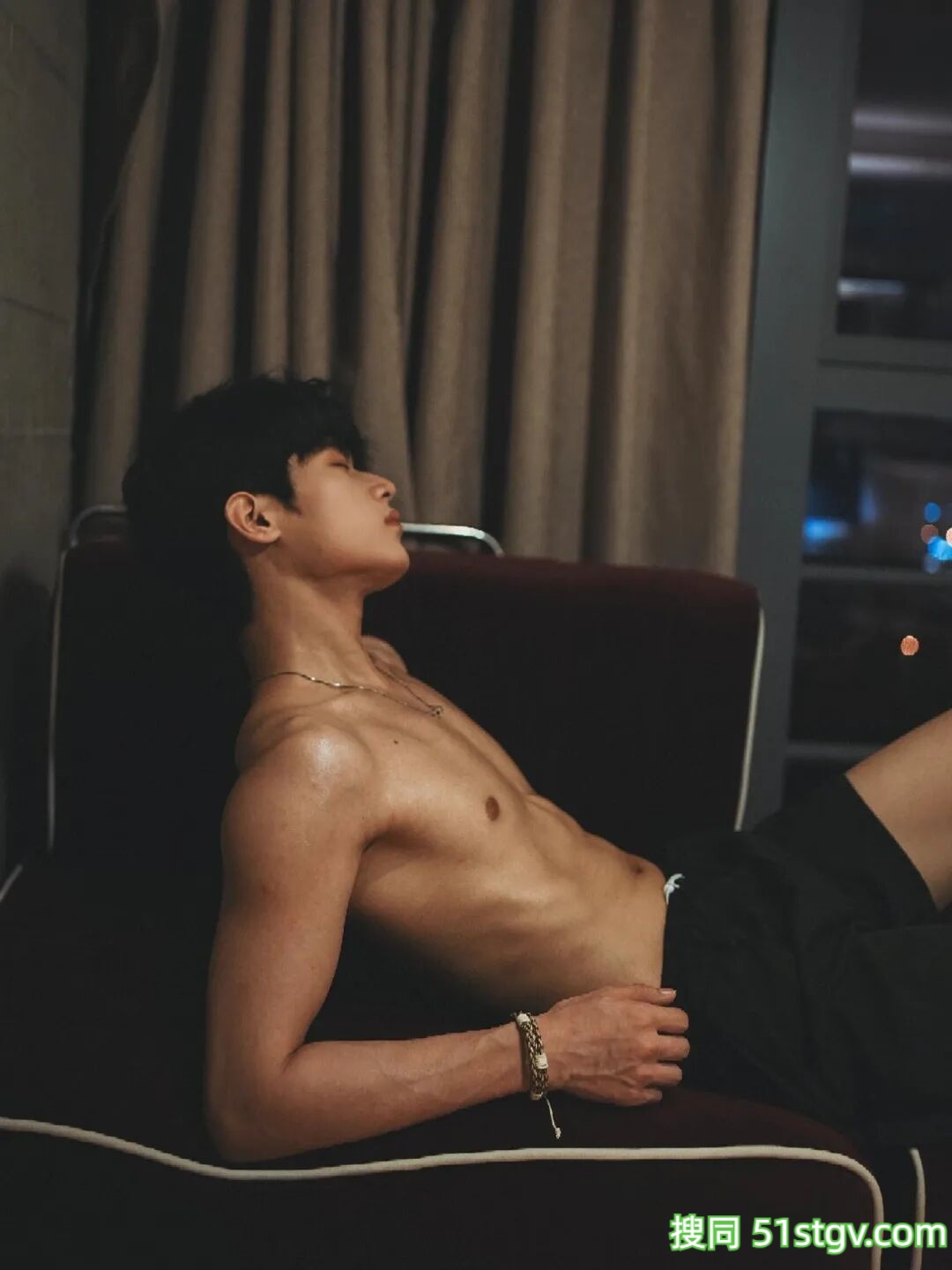 健身男神，公狗腰，极品身材 - 51虹马