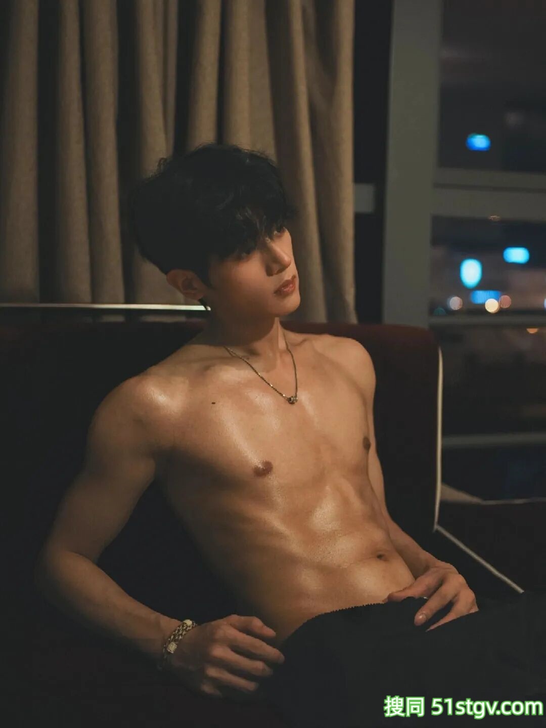 健身男神，公狗腰，极品身材 - 51虹马