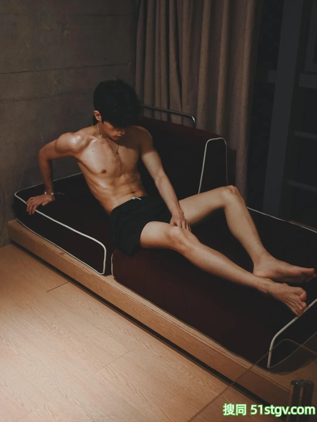 健身男神，公狗腰，极品身材 - 51虹马