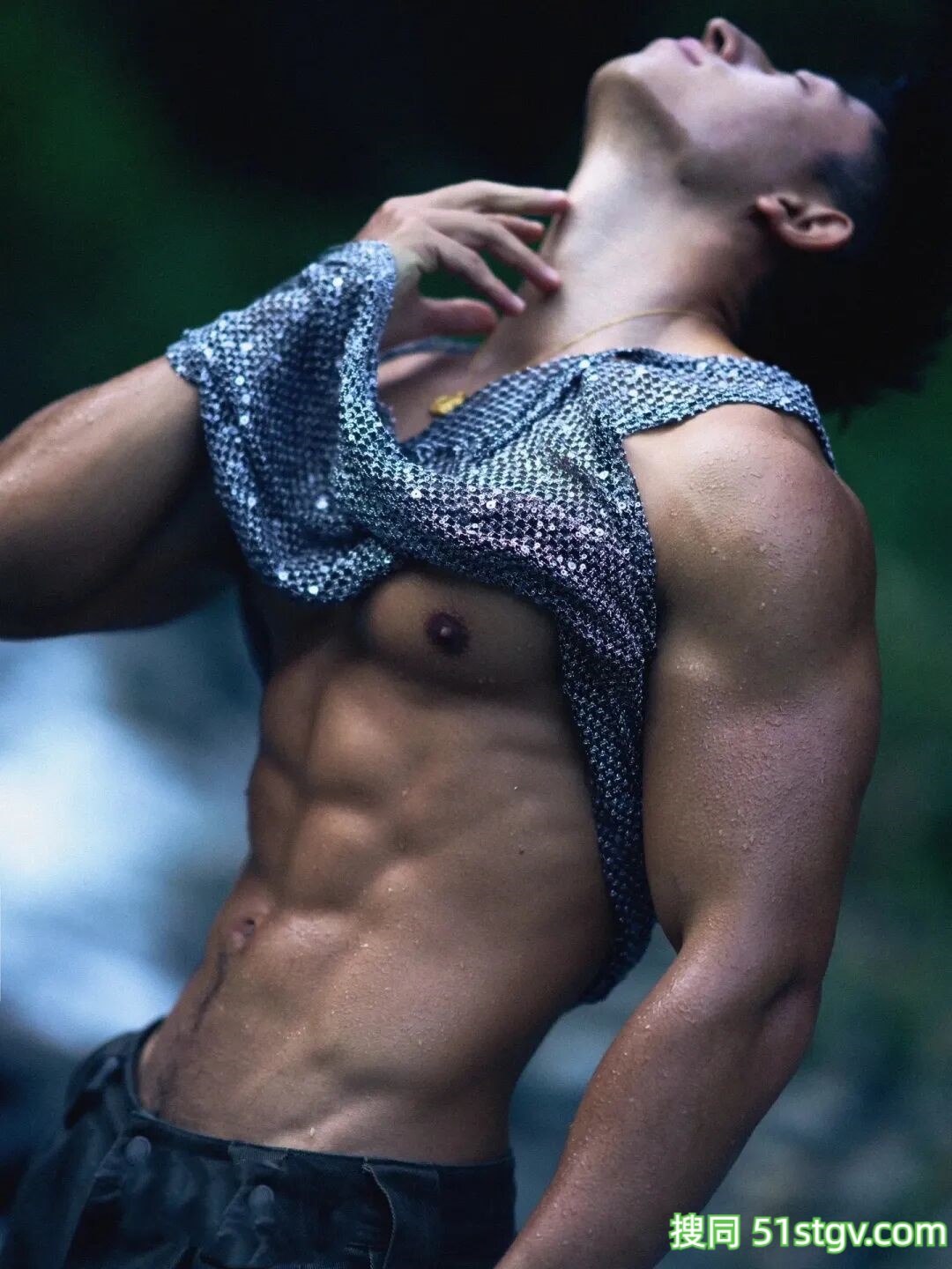 八块腹肌，黑皮体育生 - 51虹马