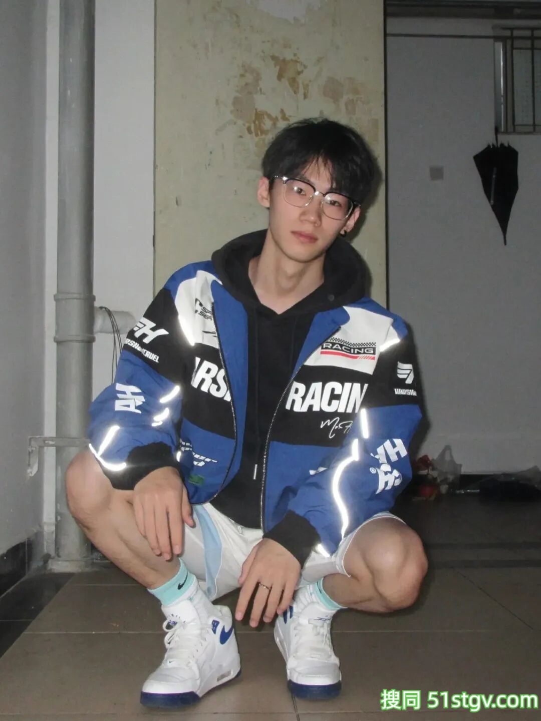 06男大学生，精瘦腹肌帅哥 - 51虹马