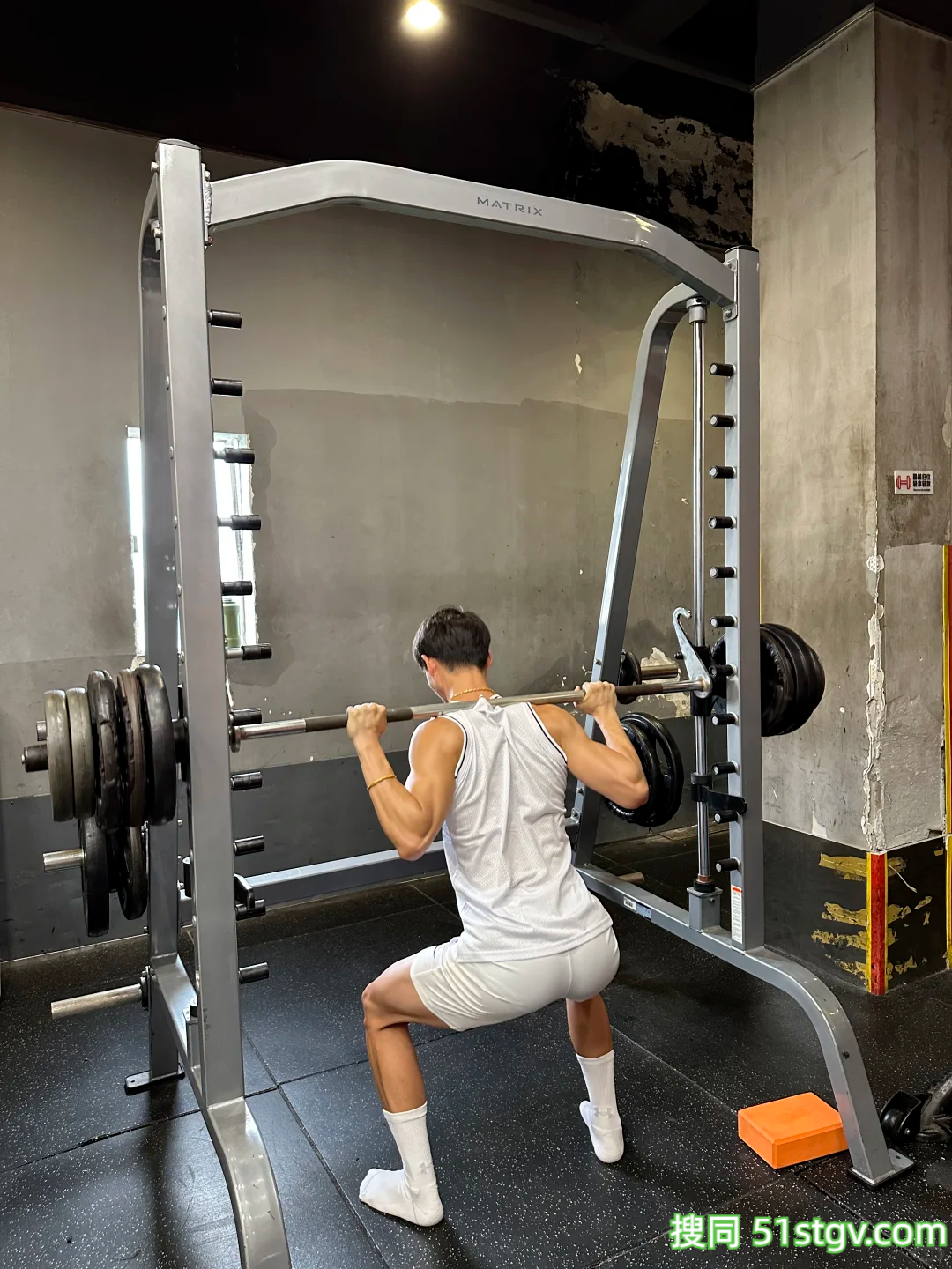 酒店试睡体验师，妥妥阳光大男孩，精致拉丝肌肉线条又欲又苏 - 51虹马