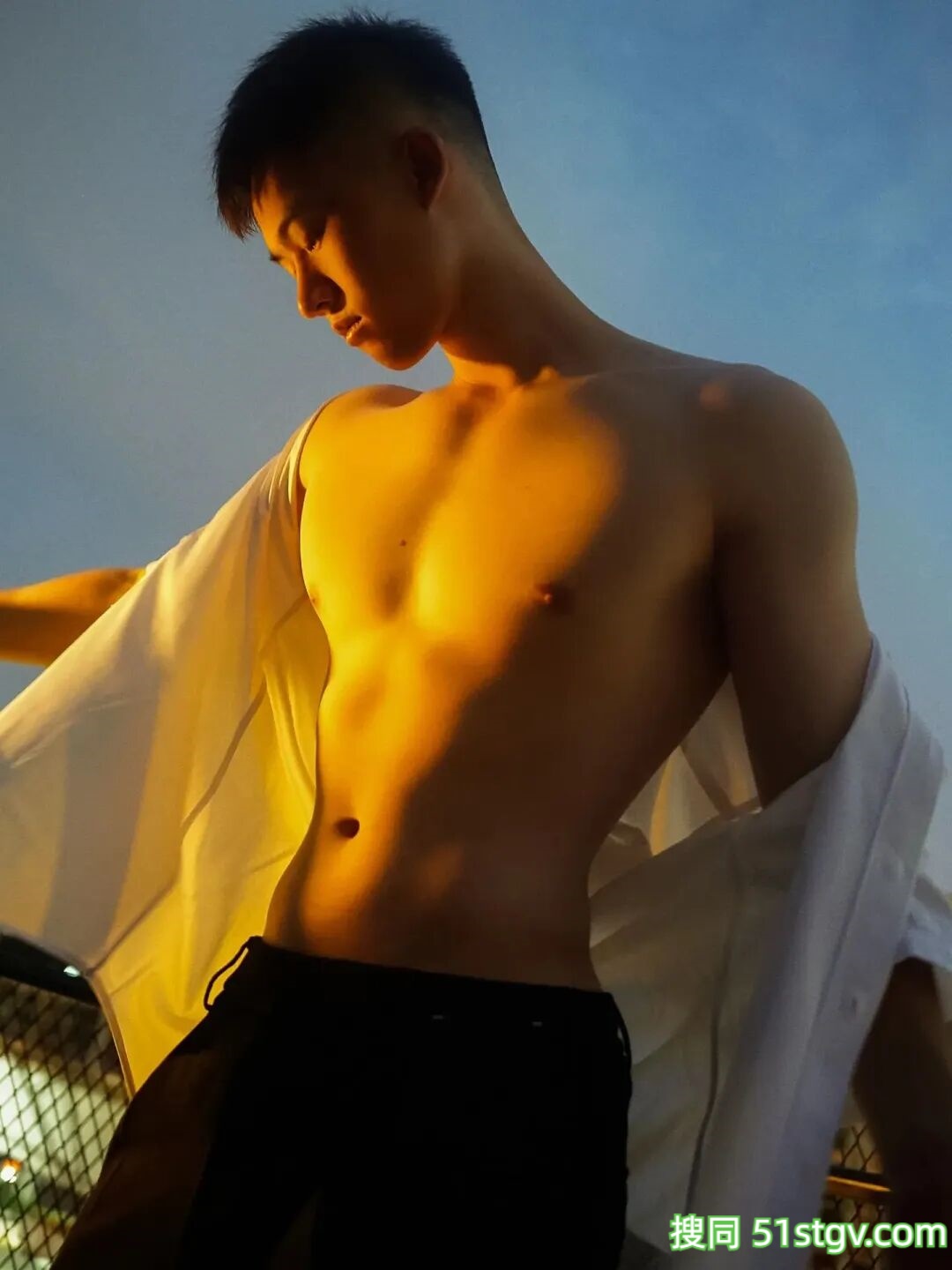 超耐看的脂包肌，白皮帅哥 - 51虹马