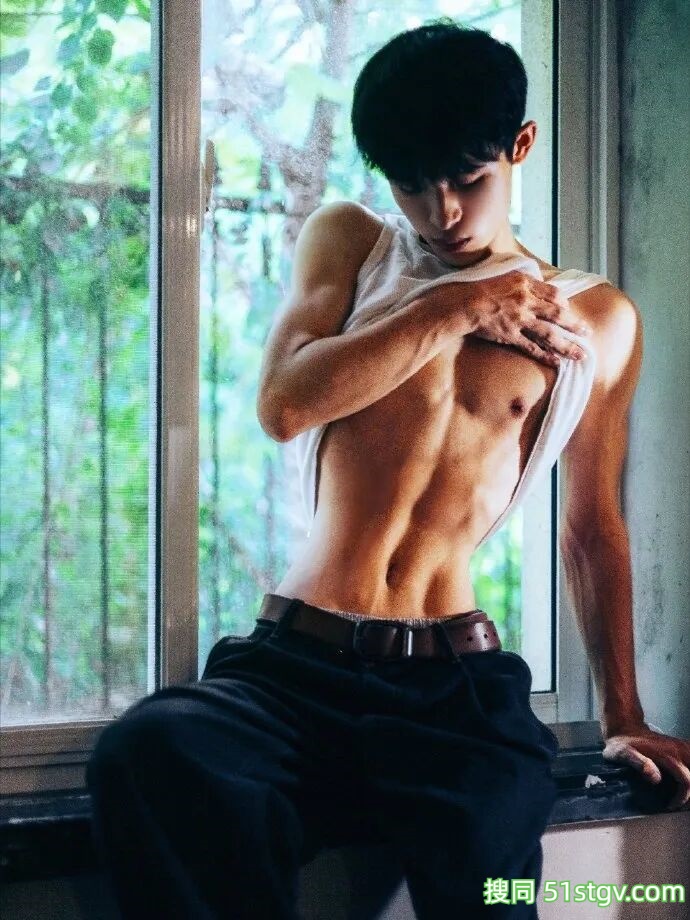 男生这小细腰，也太迷人了吧！ - 51虹马