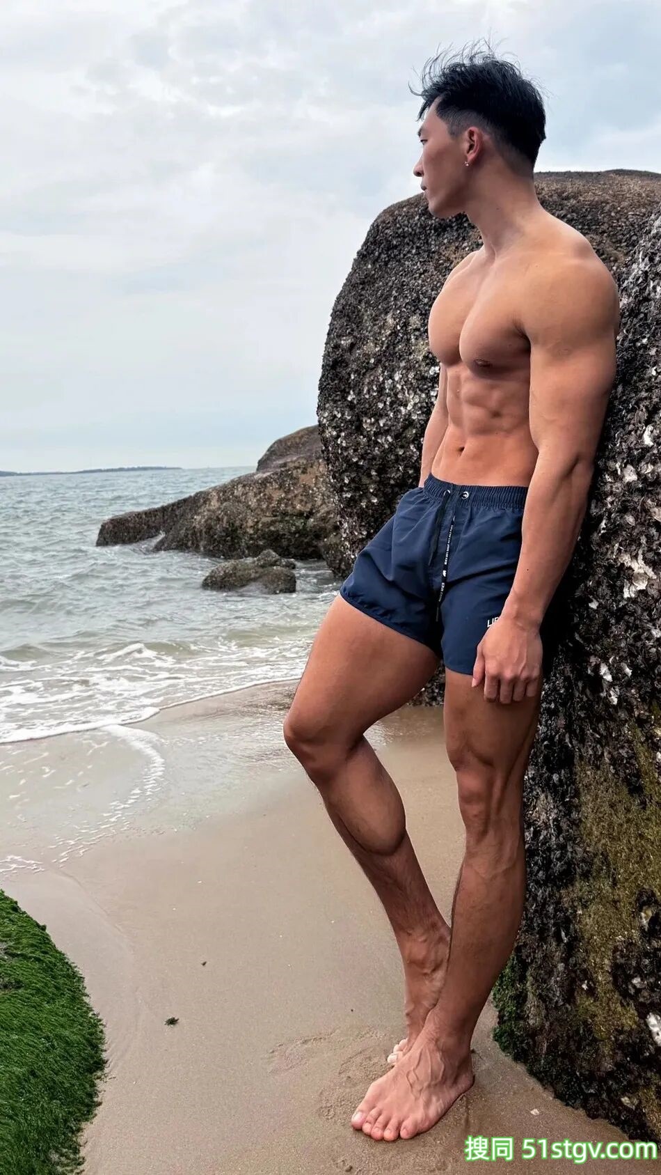 封神！浙江黑皮健身博主，肌肉cos破次元，帅到碾压AI，离谱-51虹马