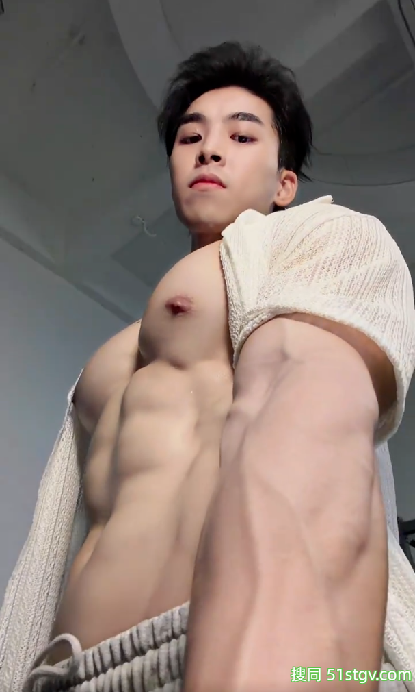 此男为何如此之帅，这对眼睛也太友好了 - 51虹马