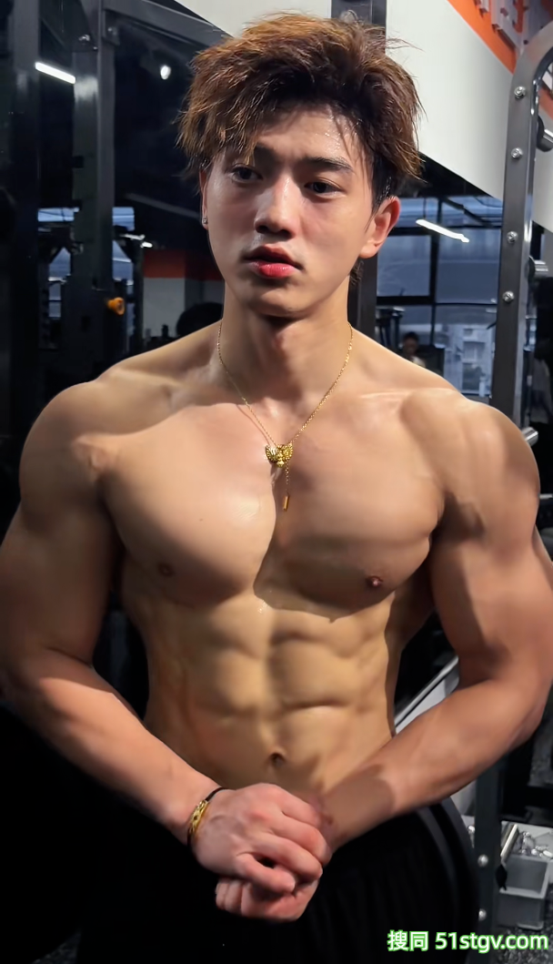 24岁爆炸头潮牌主理人，虎背蜂腰，一身拉丝肌肉刷爆朋友圈-51虹马