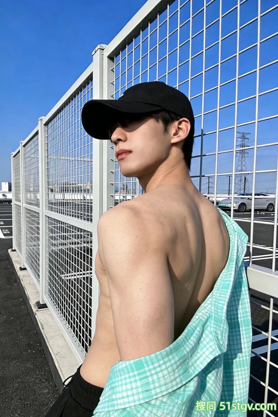 183浙江健身网红，外衣挡不住沟壑的八块腹肌 - 51虹马