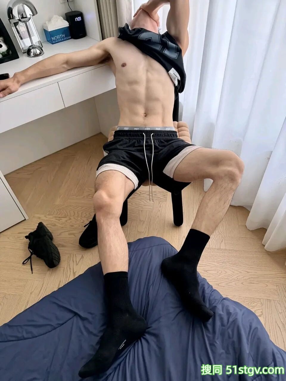 精瘦腹肌小哥哥，好吸引人 - 51虹马