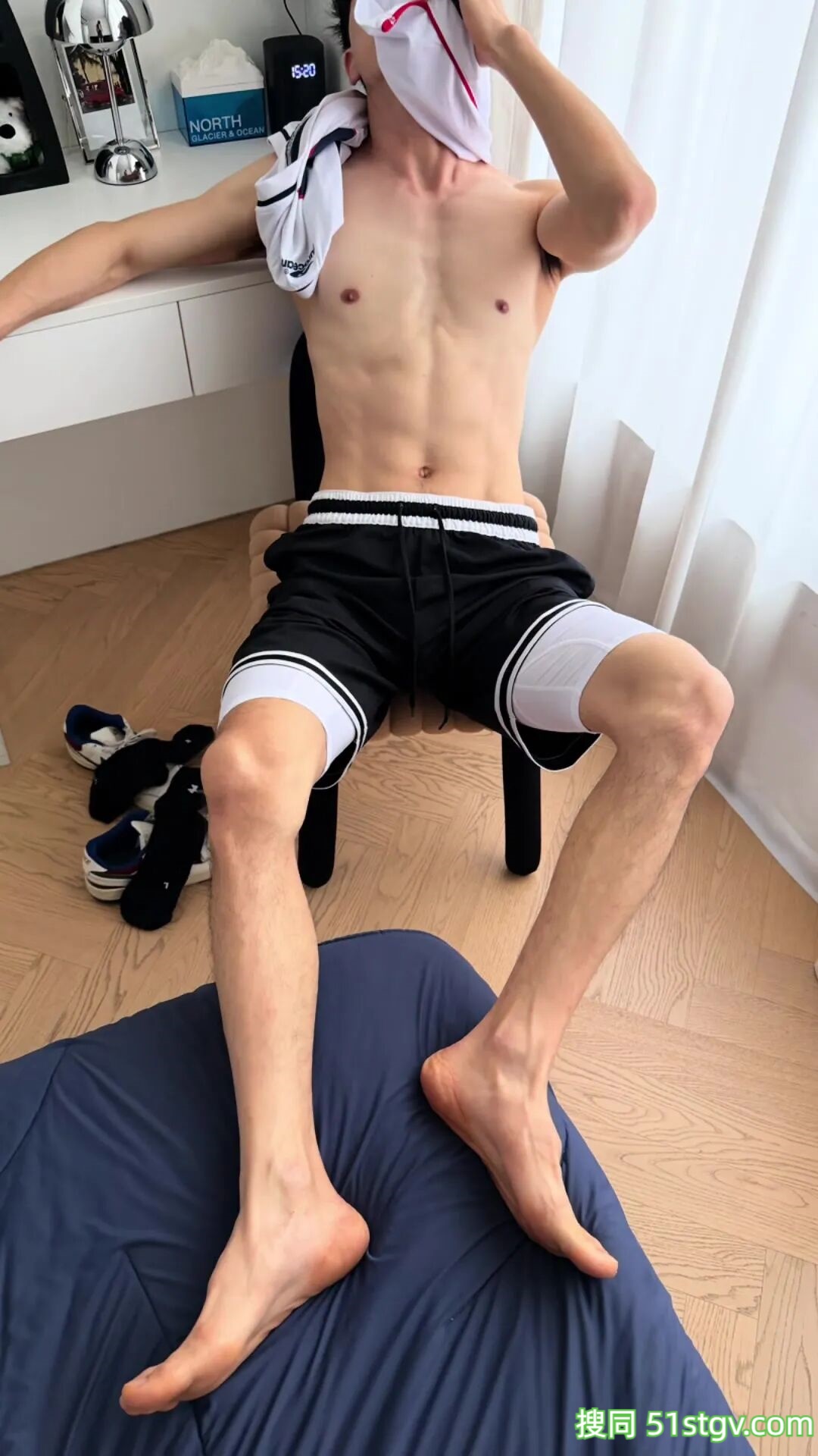 精瘦腹肌小哥哥，好吸引人 - 51虹马