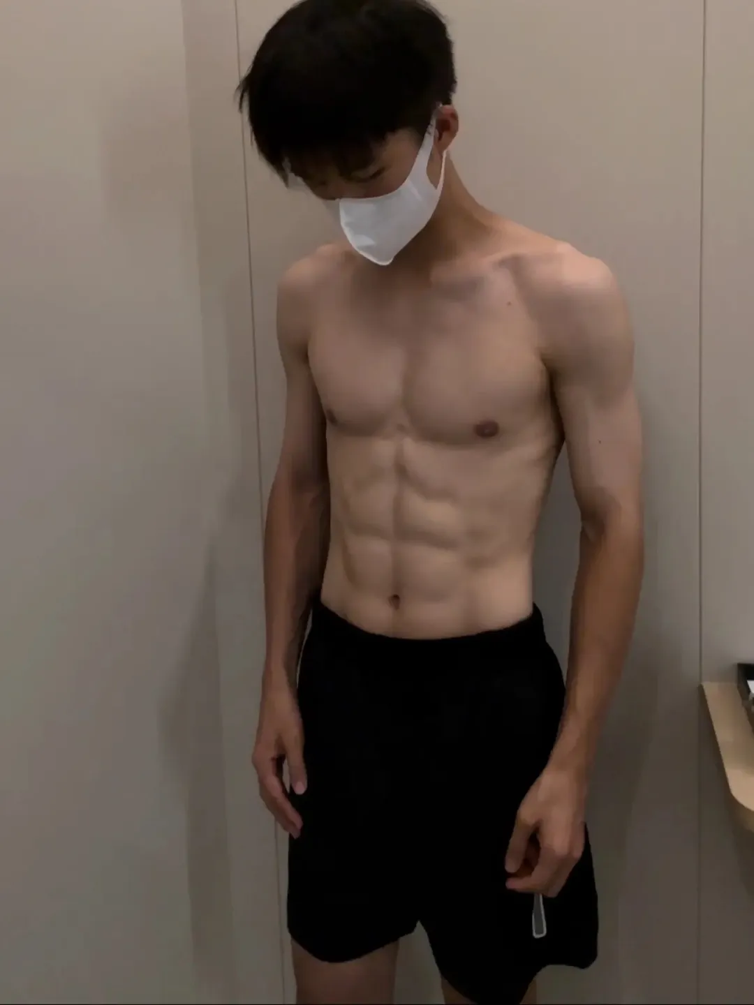 腹肌小哥哥，好鲜 - 51虹马